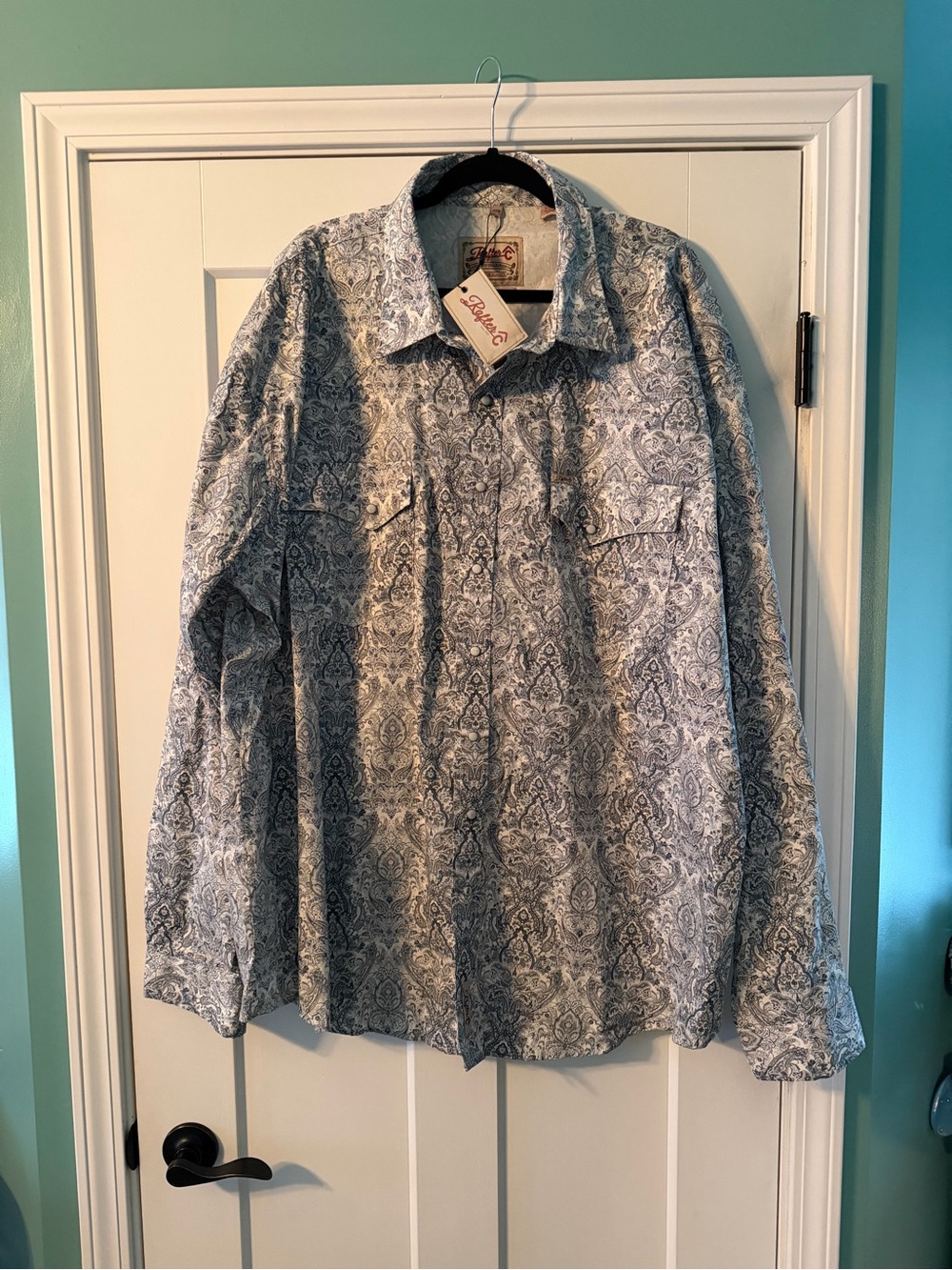 Roper Men's White and Gray Paisley Print Pearl Snap Shirt